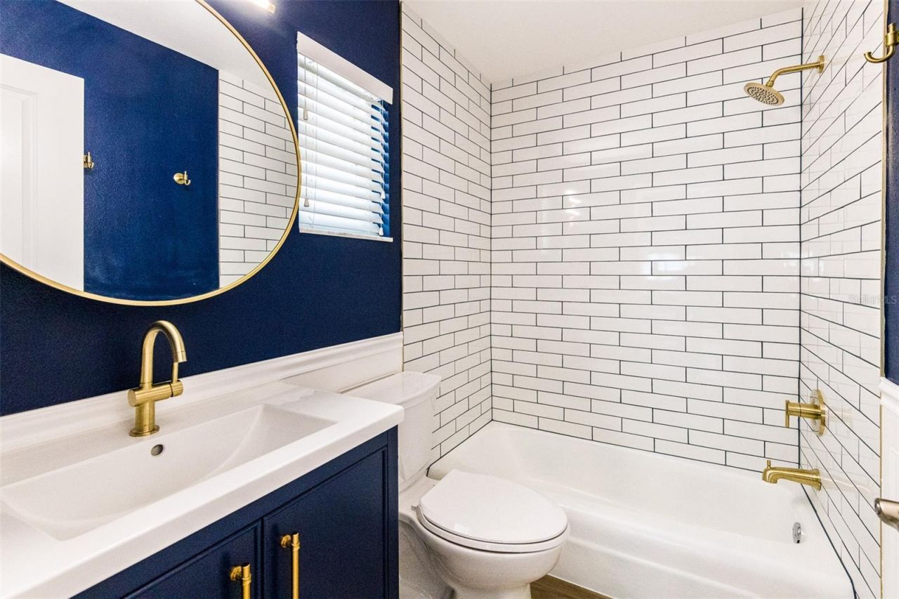 1900 Benjamin Franklin Drive, Unit 3, Sarasota, FL 34236 Photo