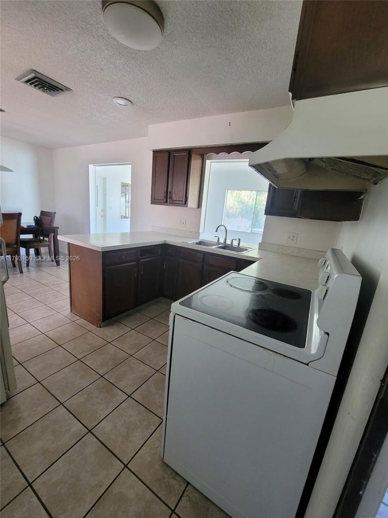 1112 Evanston St, Sebring, FL 33870 Photo