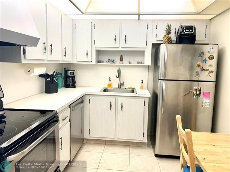 500 Three Islands Boulevard, Unit 607, Hallandale Beach, FL 33009 Photo