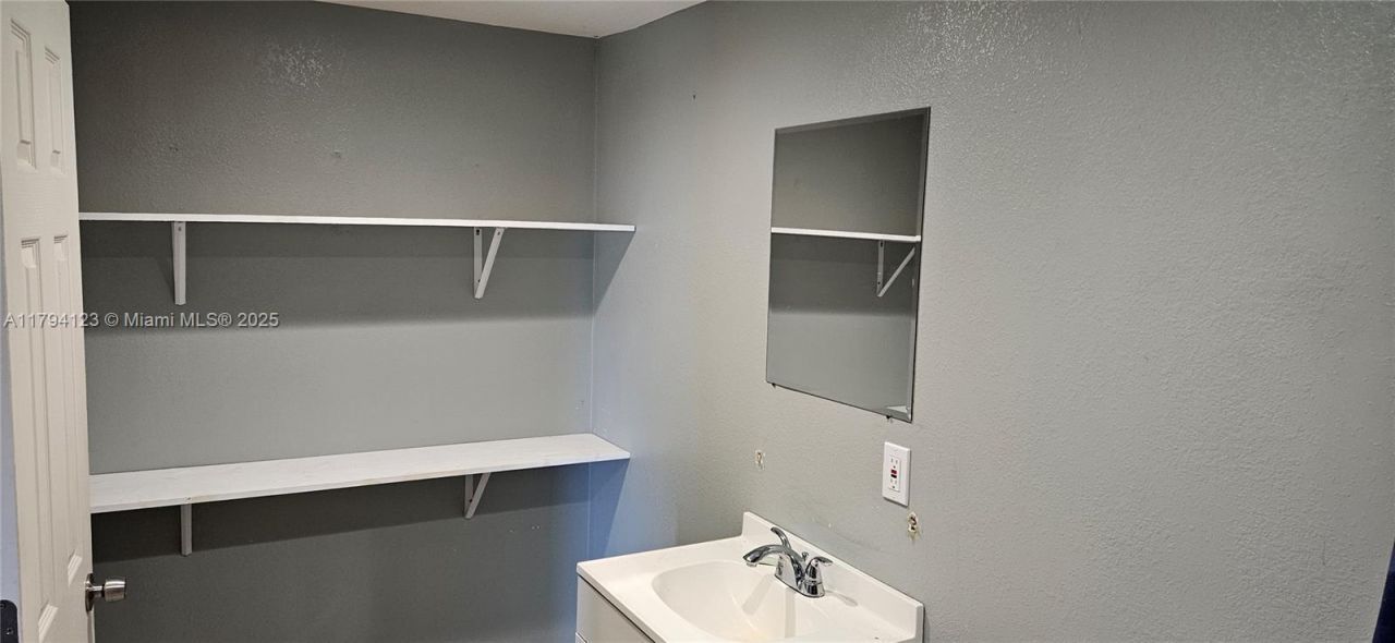 3100-3112 Sanders Rd, Davenport, FL 33837 Photo