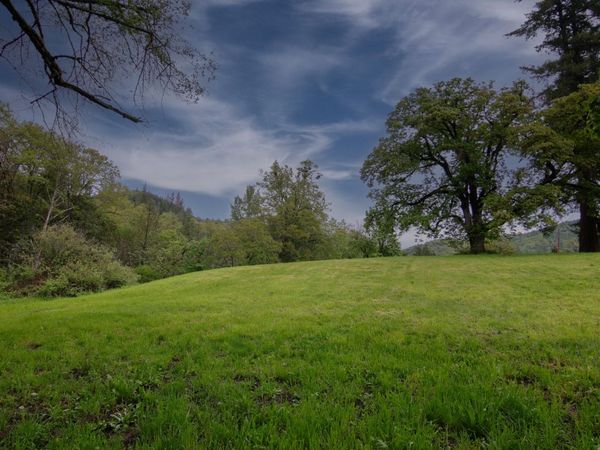 2661 Wards Creek Road, Rogue River, OR 97537