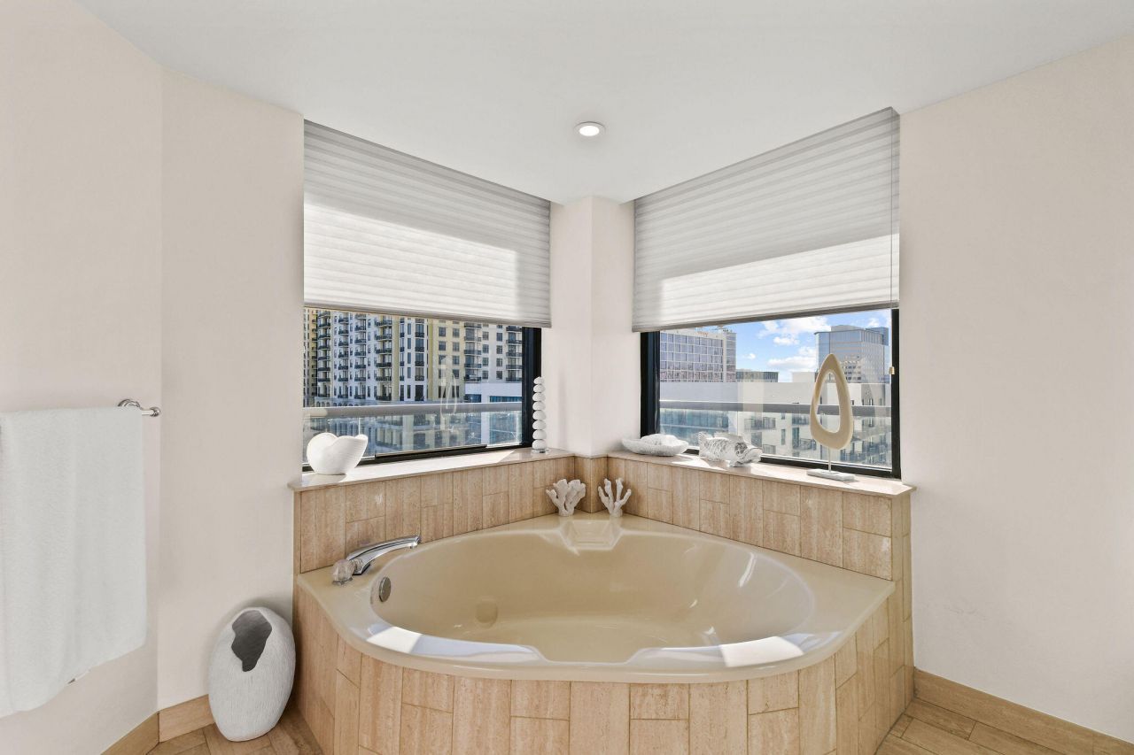 529 S Flagler Drive, Unit 9h, West Palm Beach, FL 33401 Photo