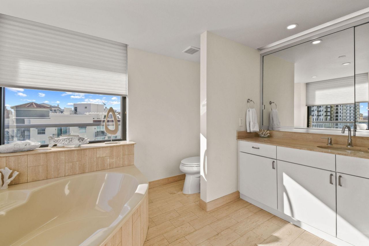 529 S Flagler Drive, Unit 9h, West Palm Beach, FL 33401 Photo