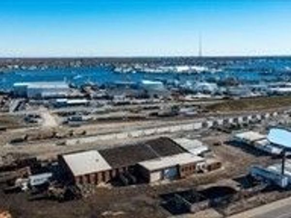 1 Pearl St & Es Acushnet Ave, New Bedford, MA 02740