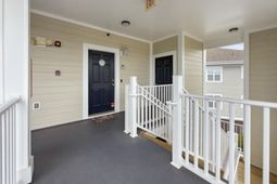 224 Castle Dr. photo 4