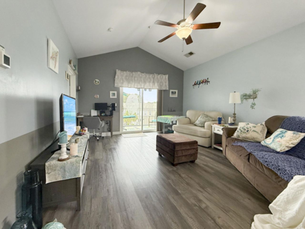 224 Castle Dr. Photo 7