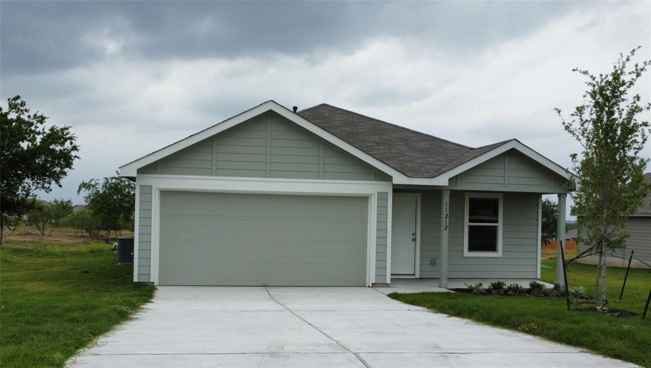 11212 Superior Bay Ln, Mustang Ridge, TX 78610 Main Photo