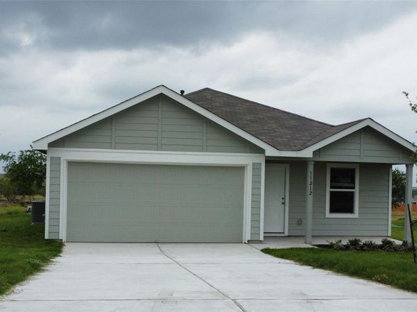 11212 Superior Bay LN, Mustang Ridge, TX 78610