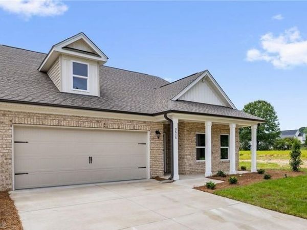 3515 Townland Circle, Clemmons, NC 27012