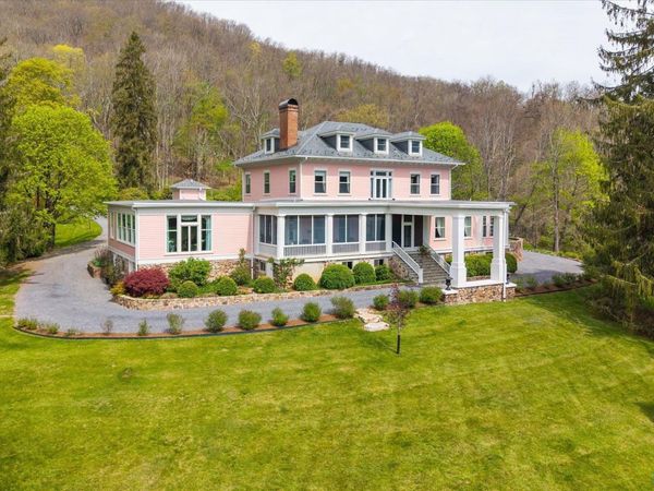 356 ROUTIER HILL RD, Hot Springs, VA 24445