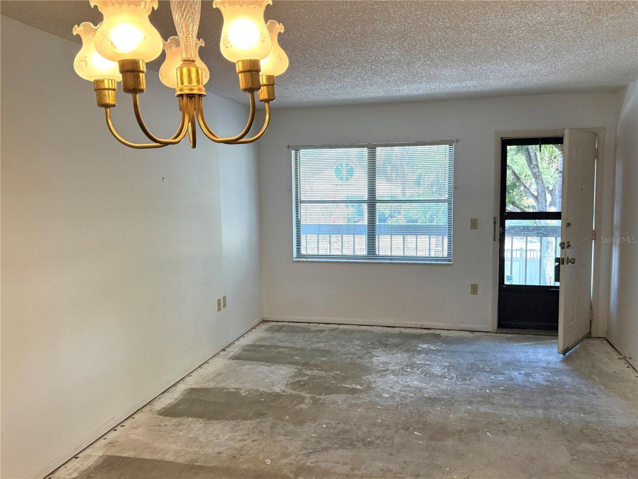425 30th Avenue W, Unit C204, Bradenton, FL 34205 Photo