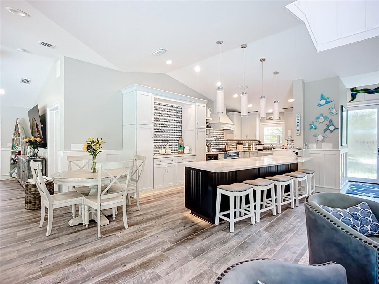 403 75th Street, Holmes Beach, FL 34217 Photo