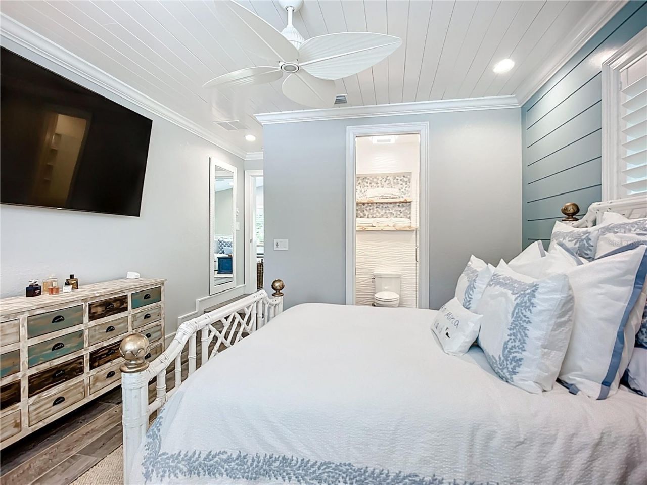 403 75th Street, Holmes Beach, FL 34217 Photo