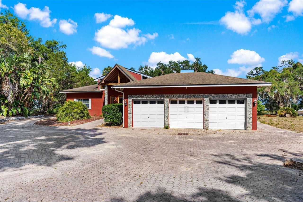 2400 N Griffin Drive, Leesburg, FL 34748