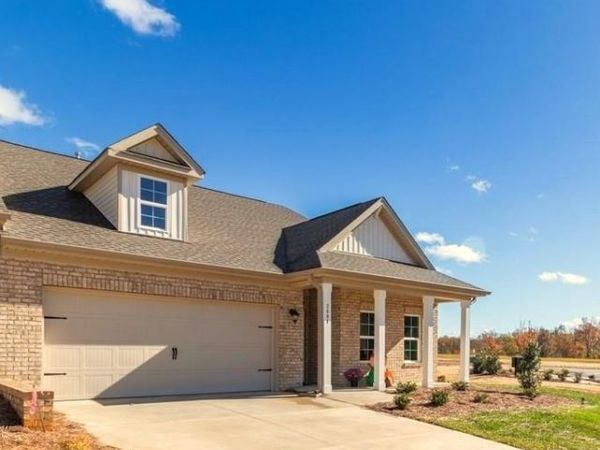 3601 Townland Circle, Clemmons, NC 27012