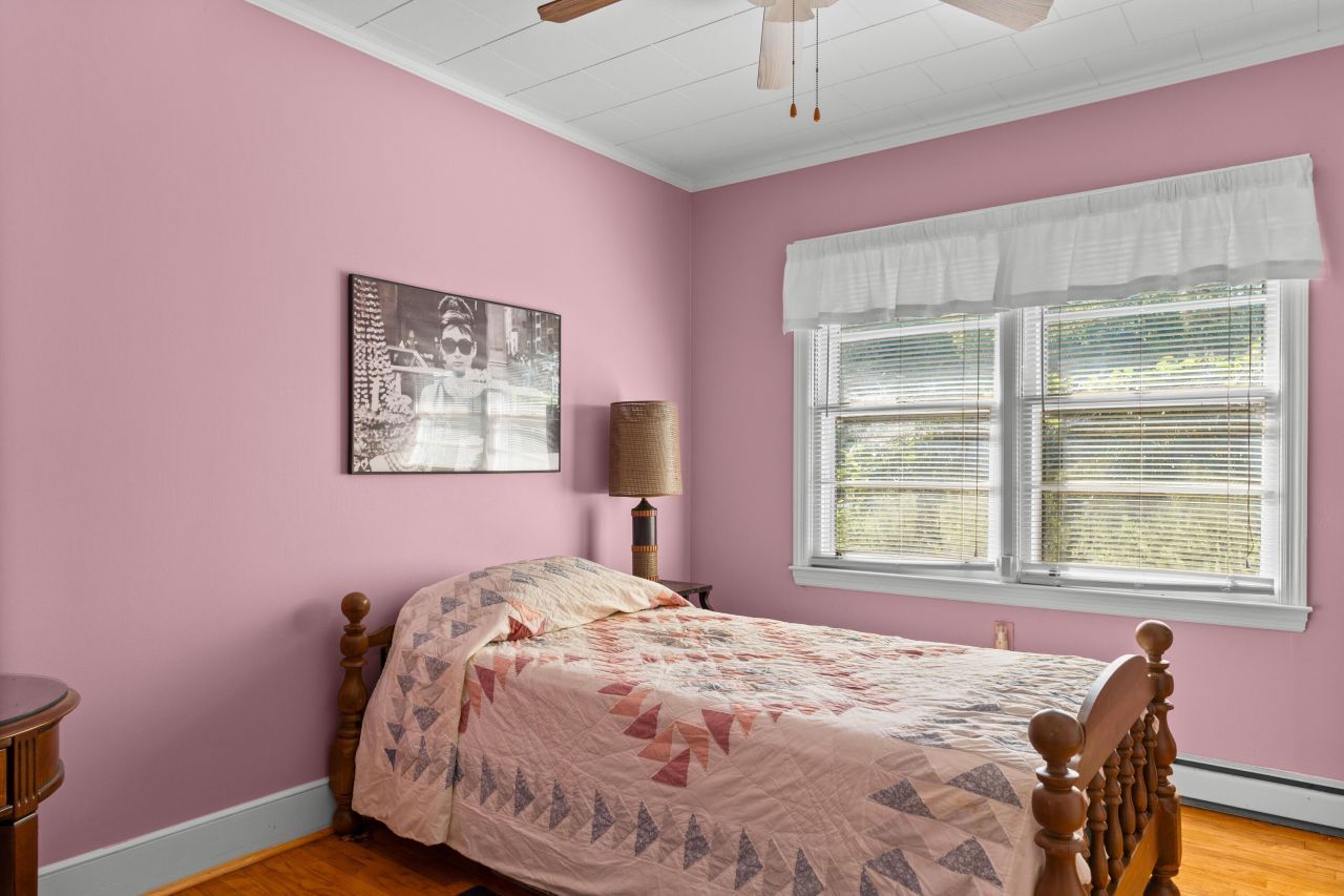 9995 Lodge Highway Photo 13