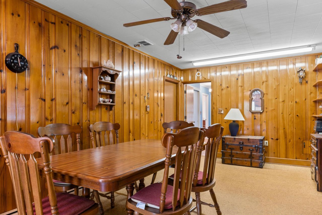 9995 Lodge Highway Photo 9