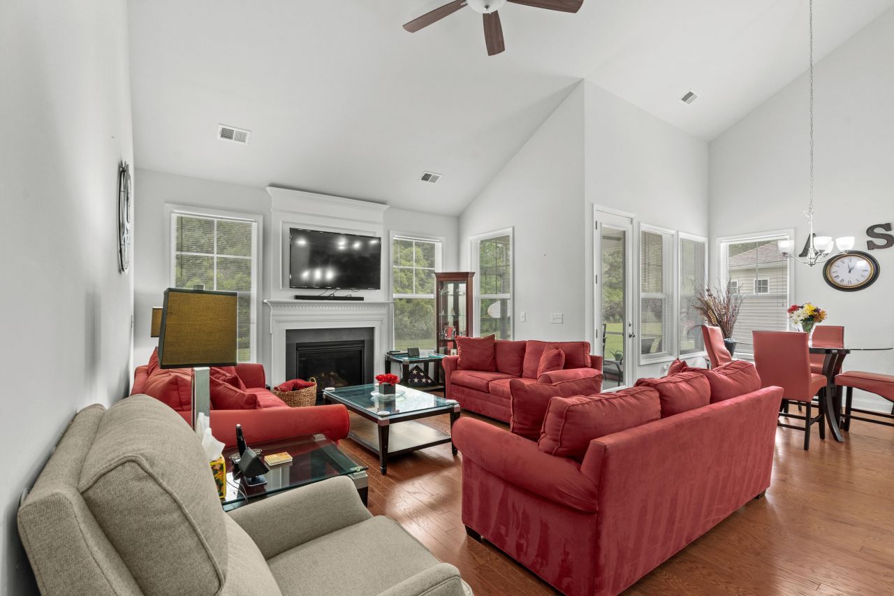 4246 Livorn Loop Photo 14