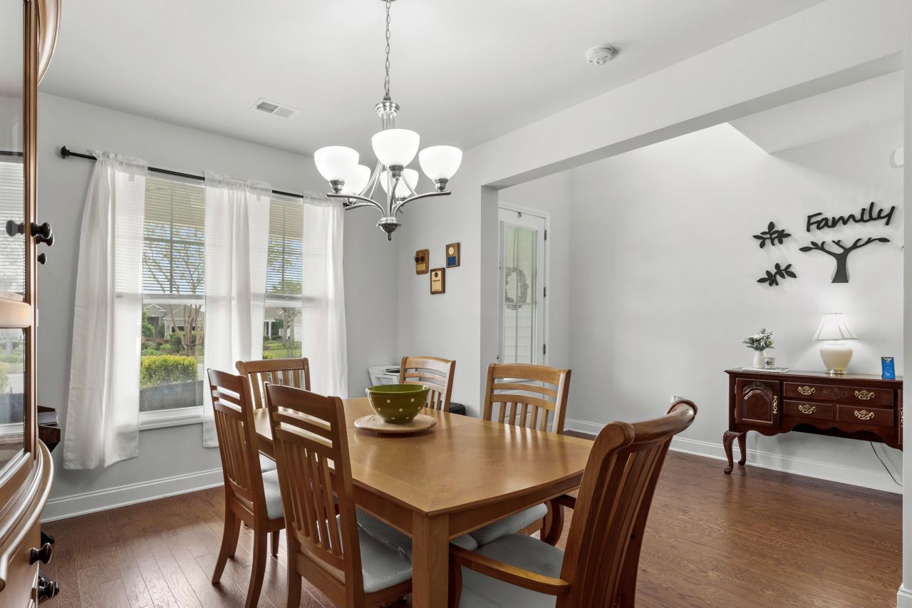 4246 Livorn Loop Photo 9