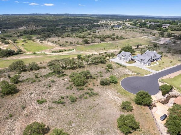 1117 Saddlebrook CYN, Spicewood, TX 78669