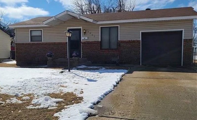 4805 S Shallow Brook Drive, Oklahoma City, OK 73129 Main Photo