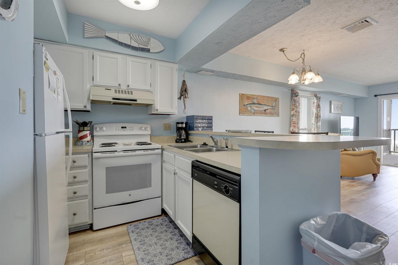 126 N Waccamaw Dr. Photo 8