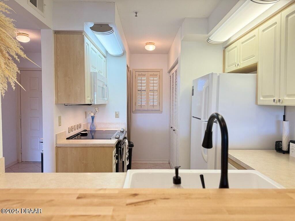 460 Bouchelle Drive, Unit 104, New Smyrna Beach, FL 32169 Photo