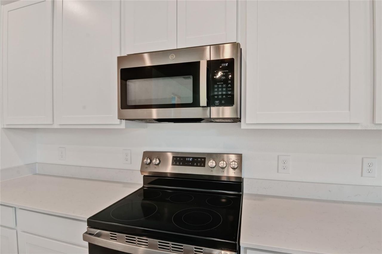 733 Lake Dell Avenue, Dundee, FL 33838 Photo