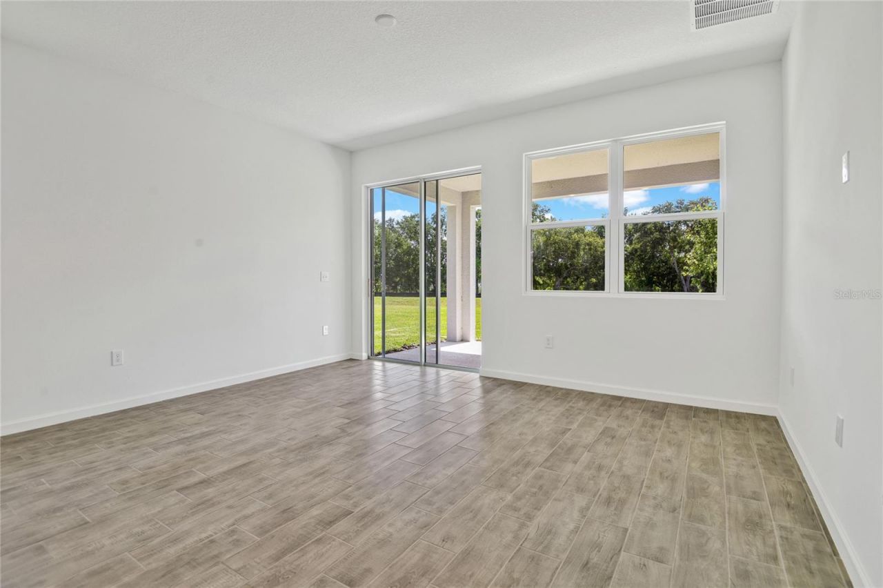 733 Lake Dell Avenue, Dundee, FL 33838 Photo