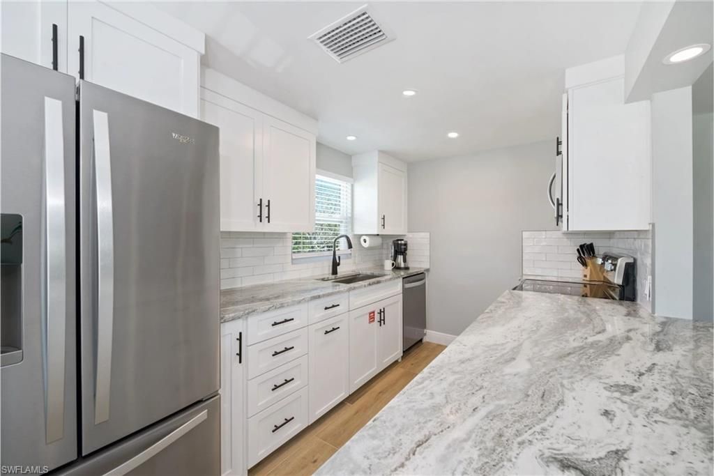 210 Dakota Ave, Fort Myers Beach, FL 33931 Photo