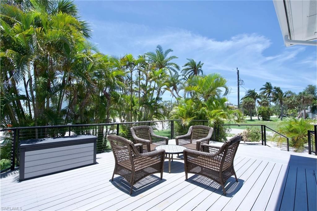 210 Dakota Ave, Fort Myers Beach, FL 33931 Photo