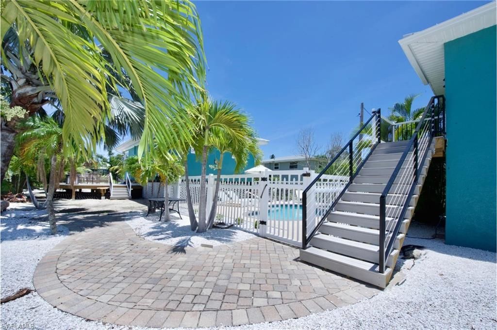 210 Dakota Ave, Fort Myers Beach, FL 33931 Photo