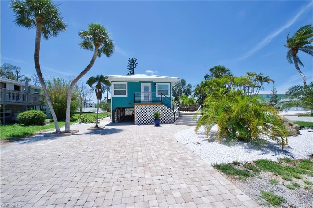 210 Dakota Ave, Fort Myers Beach, FL 33931 Photo