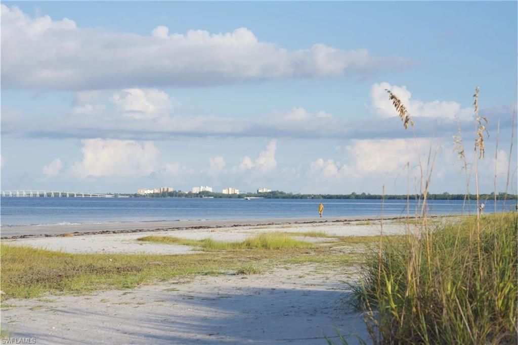 210 Dakota Ave, Fort Myers Beach, FL 33931 Photo