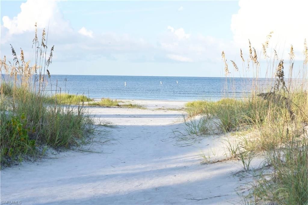 210 Dakota Ave, Fort Myers Beach, FL 33931 Photo