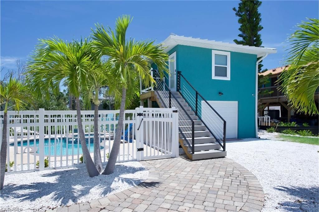 210 Dakota Ave, Fort Myers Beach, FL 33931 Photo
