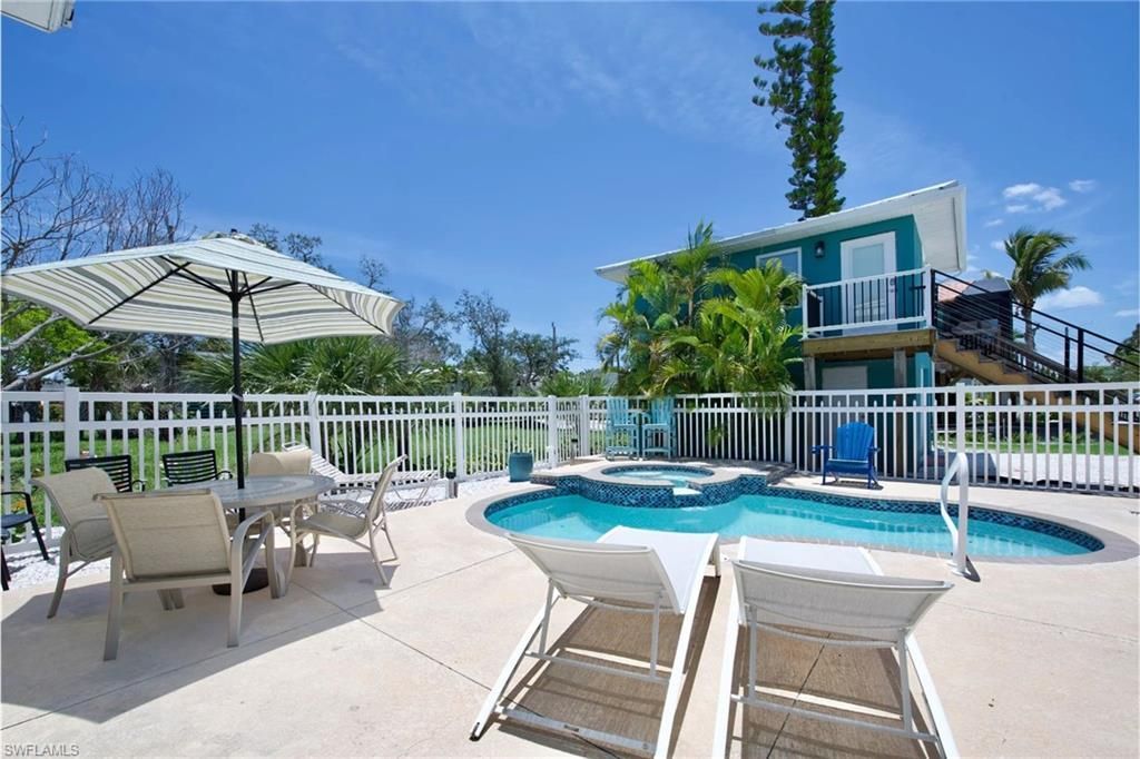 210 Dakota Ave, Fort Myers Beach, FL 33931 Photo
