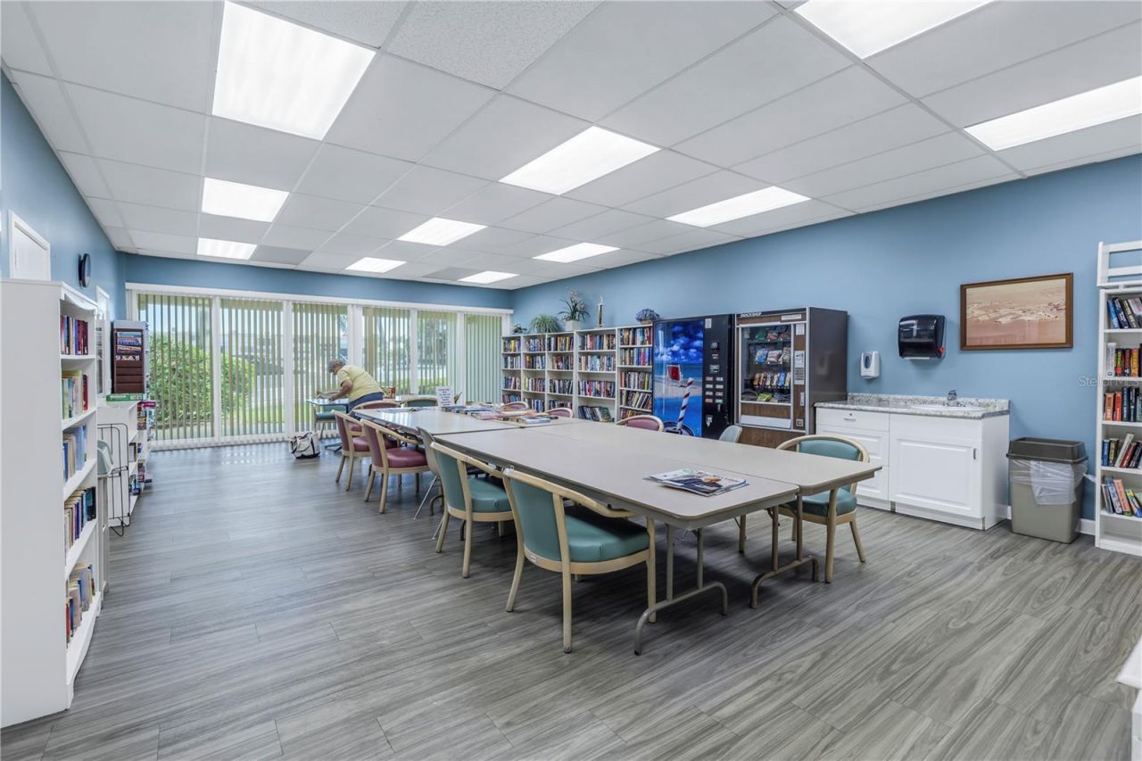 7625 Sun Island Drive S, Unit 106, South Pasadena, FL 33707 Photo