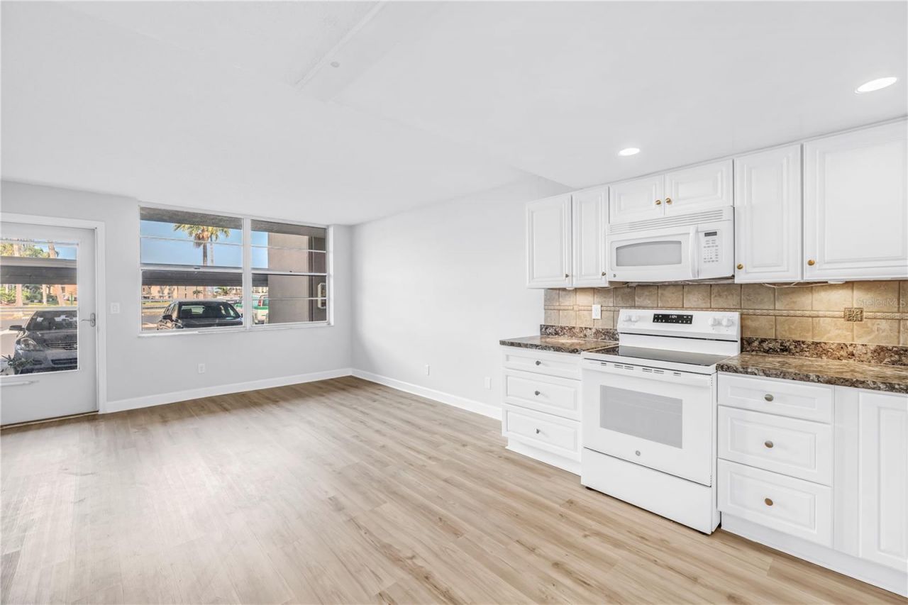 7625 Sun Island Drive S, Unit 106, South Pasadena, FL 33707 Photo