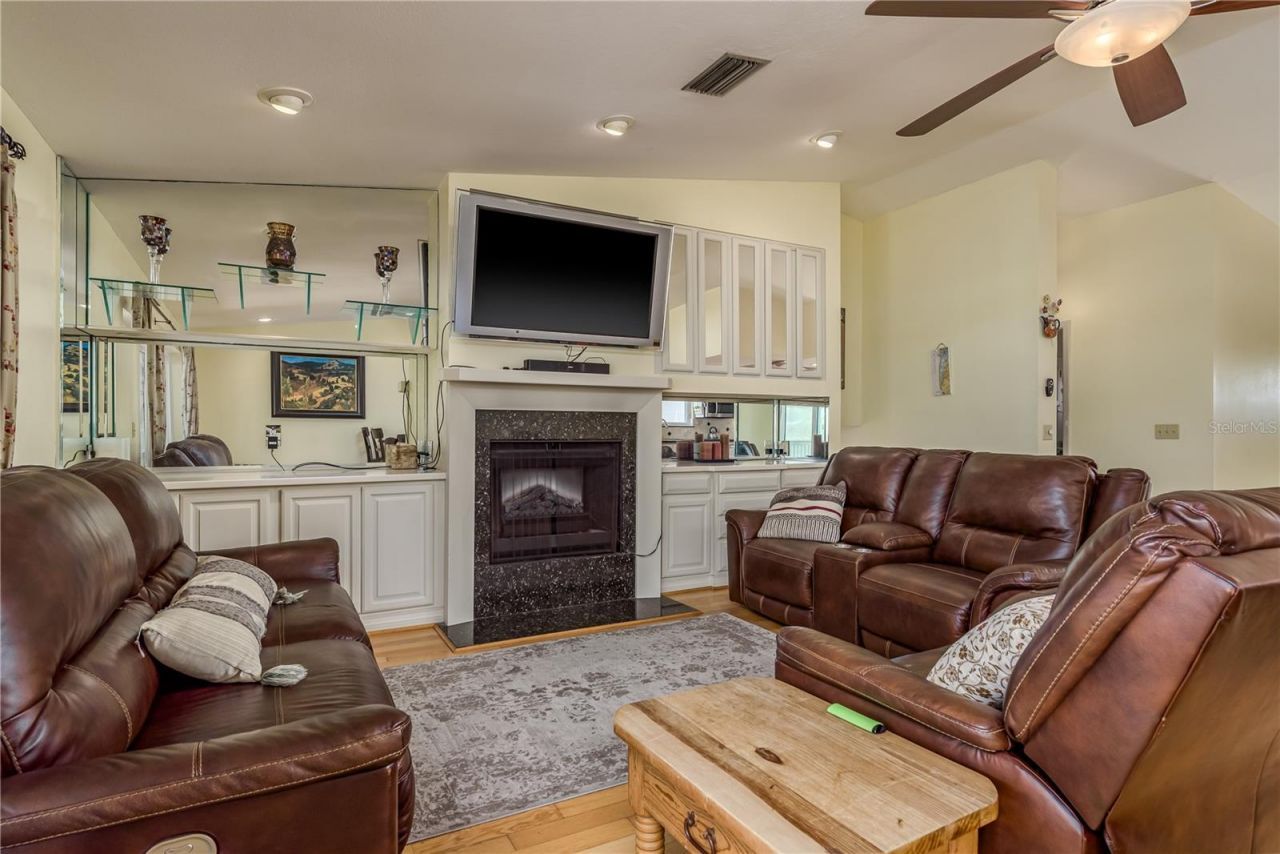 2202 Donato Drive, Belleair Beach, FL 33786 Photo