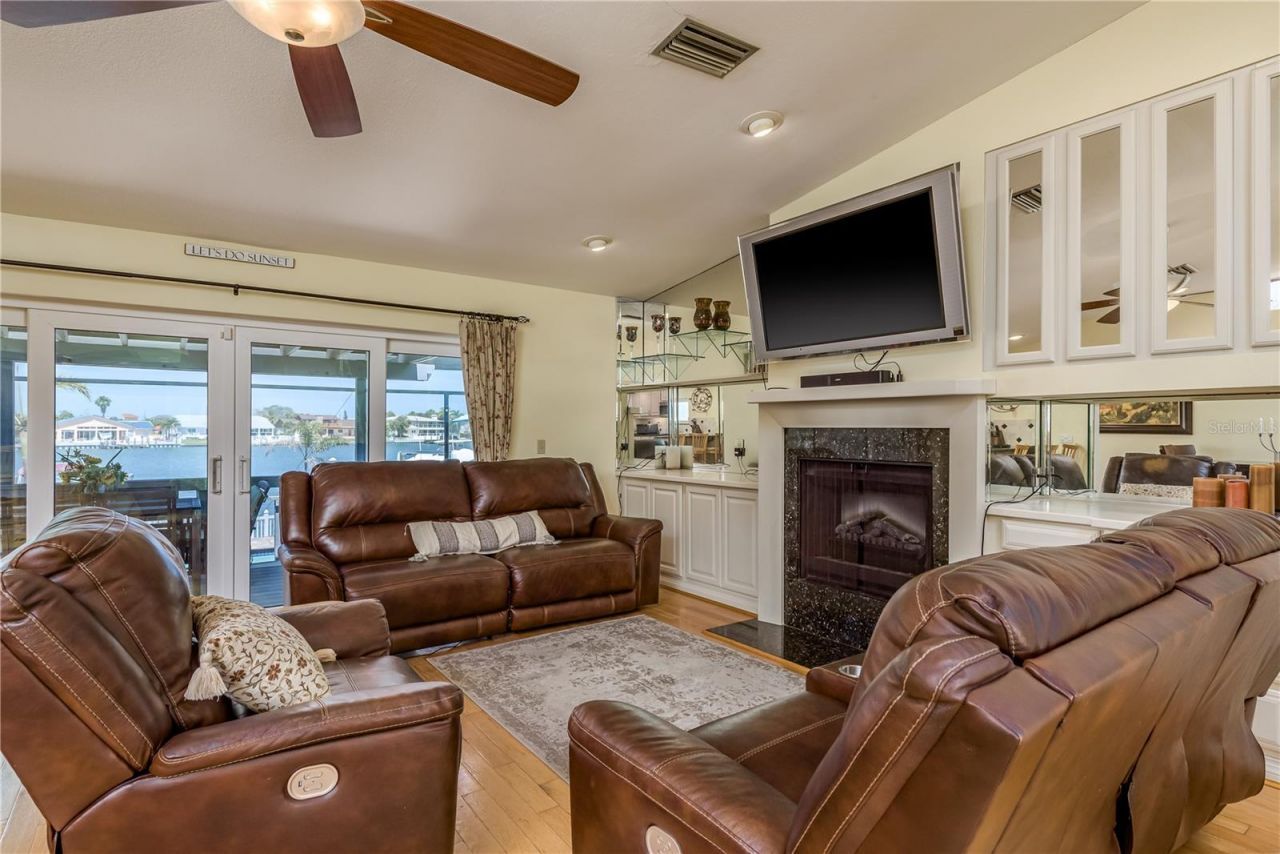 2202 Donato Drive, Belleair Beach, FL 33786 Photo