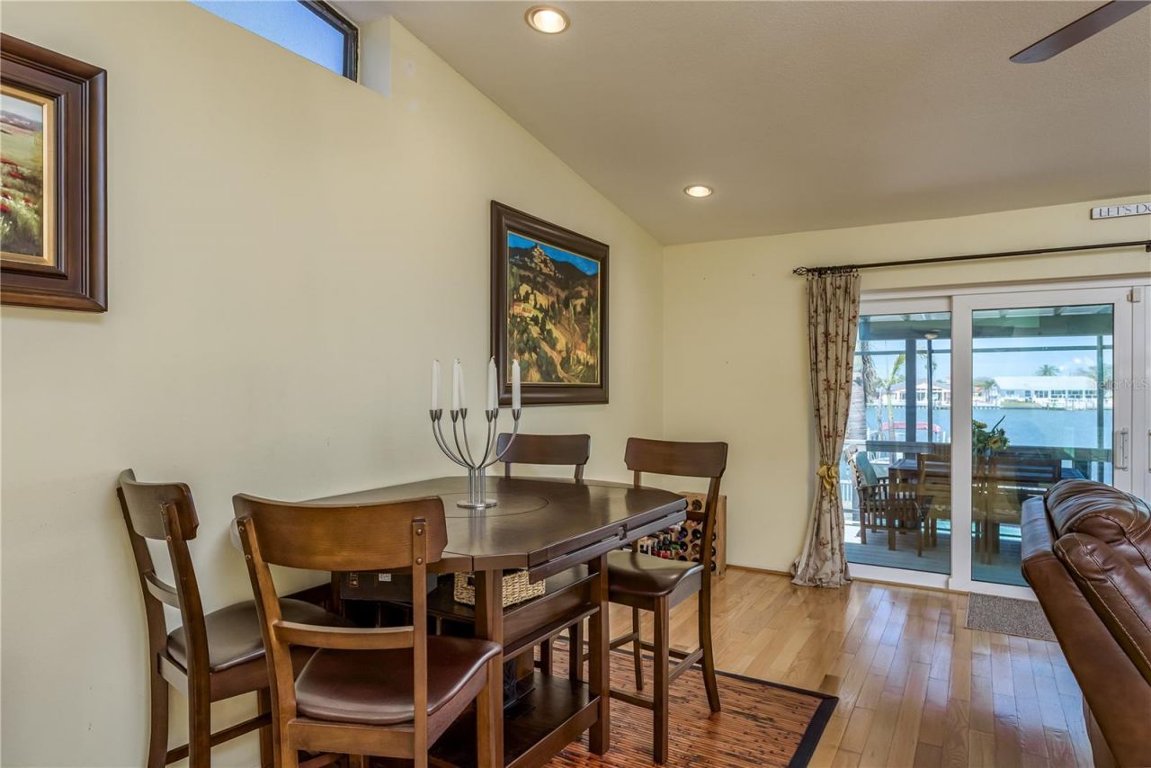 2202 Donato Drive, Belleair Beach, FL 33786 Photo