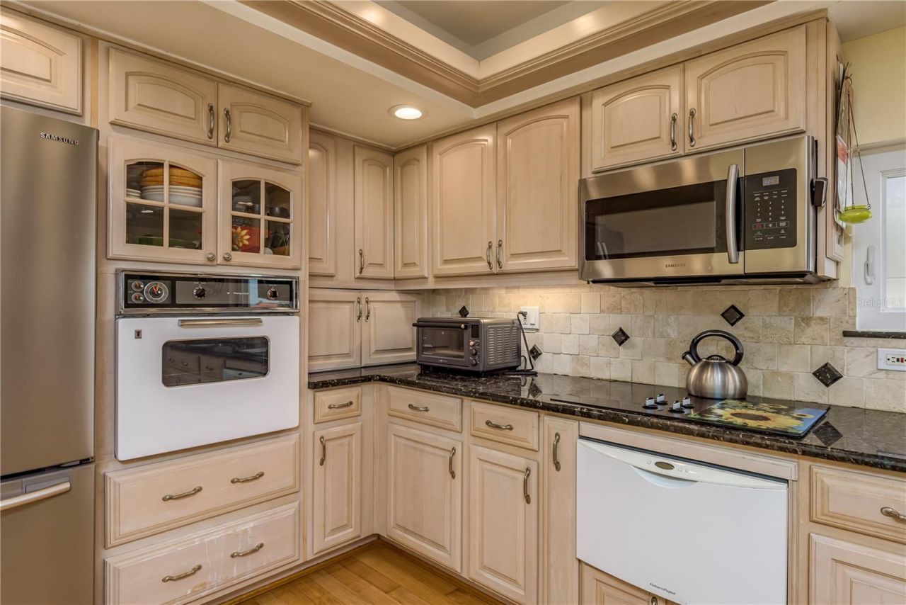 2202 Donato Drive, Belleair Beach, FL 33786 Photo