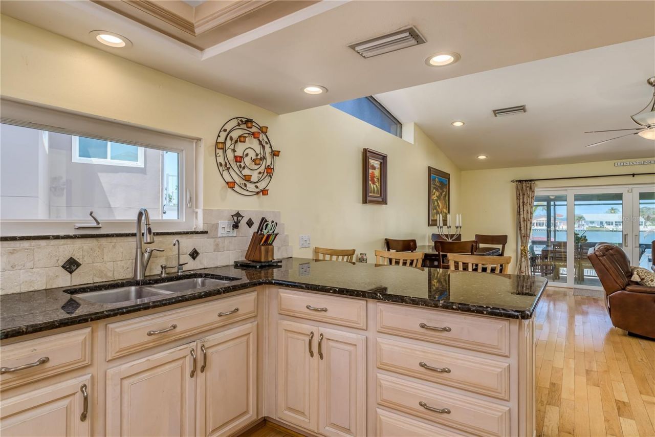 2202 Donato Drive, Belleair Beach, FL 33786 Photo