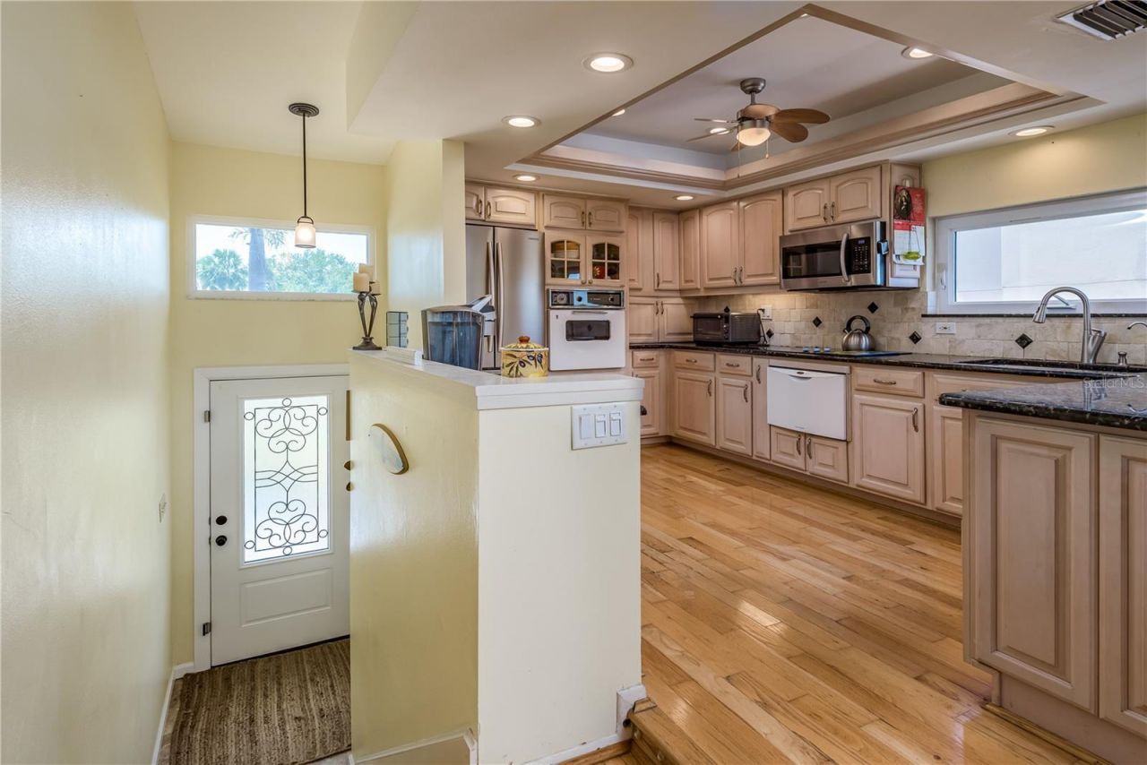 2202 Donato Drive, Belleair Beach, FL 33786 Photo