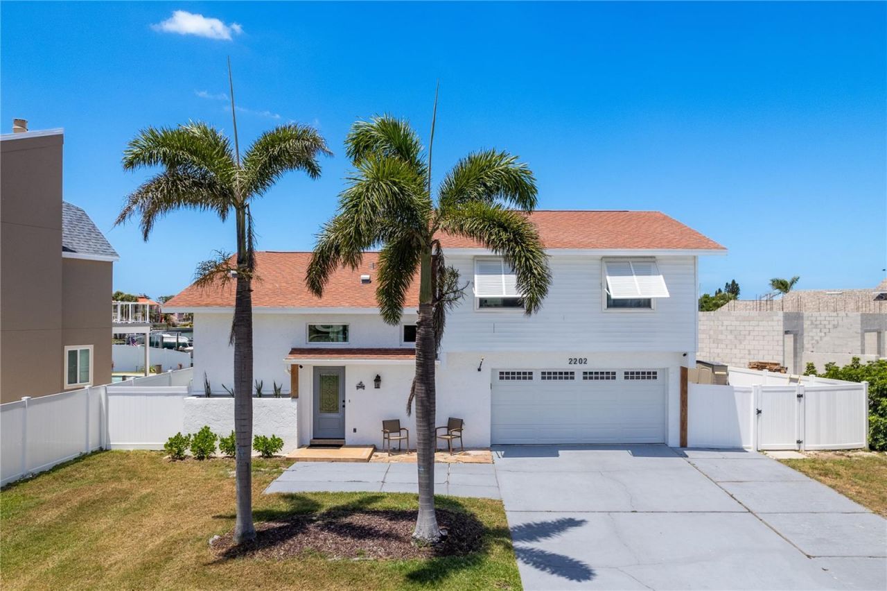 2202 Donato Drive, Belleair Beach, FL 33786 Photo