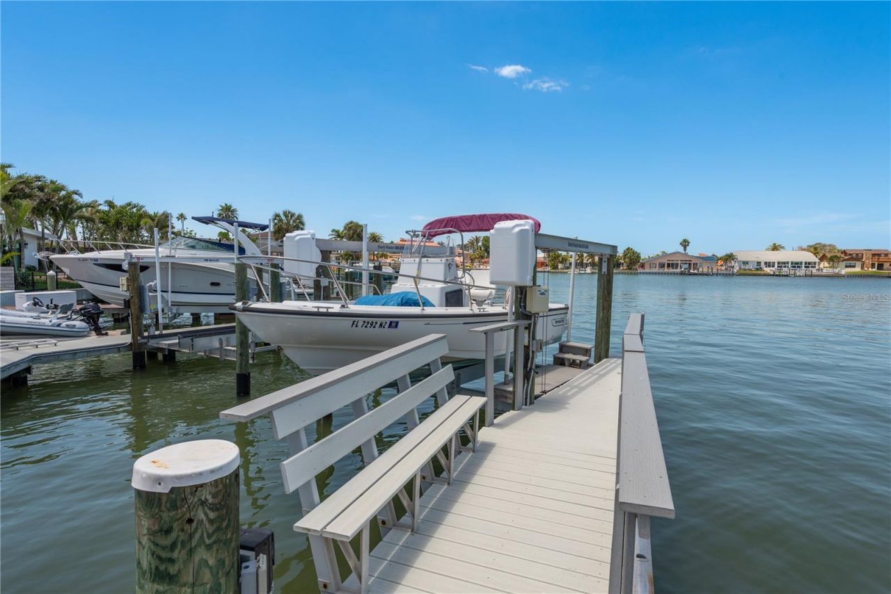 2202 Donato Drive, Belleair Beach, FL 33786 Photo