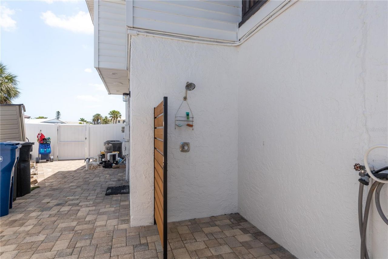 2202 Donato Drive, Belleair Beach, FL 33786 Photo