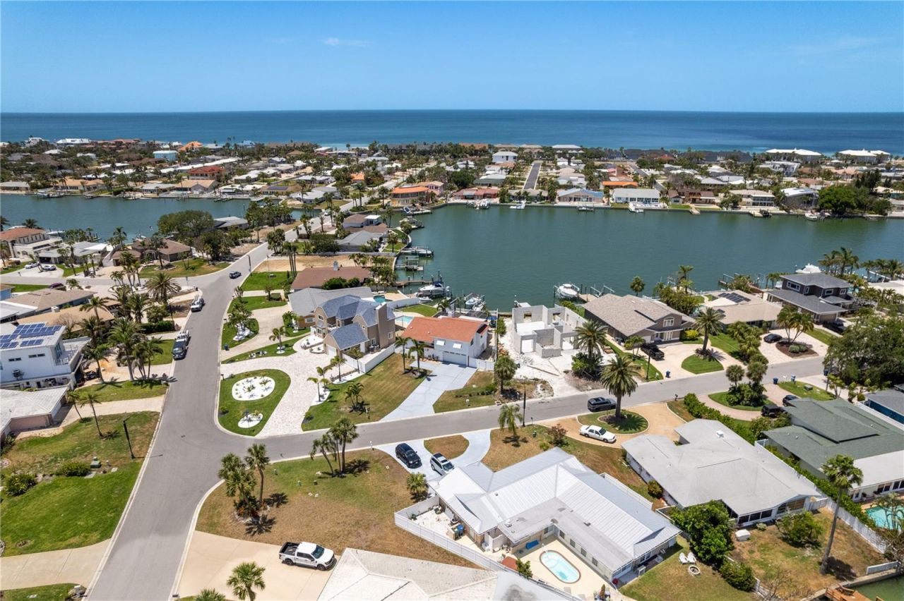 2202 Donato Drive, Belleair Beach, FL 33786 Photo