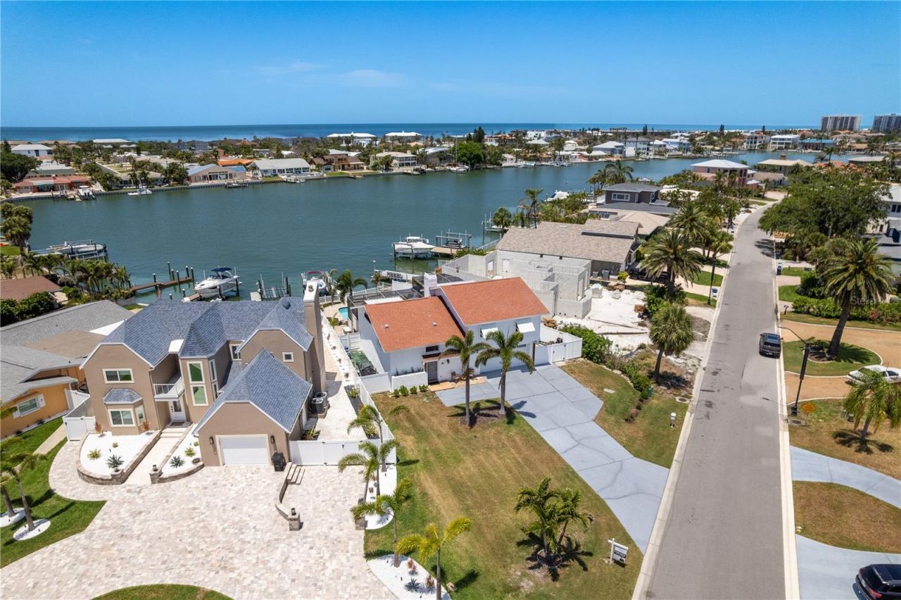 2202 Donato Drive, Belleair Beach, FL 33786 Photo